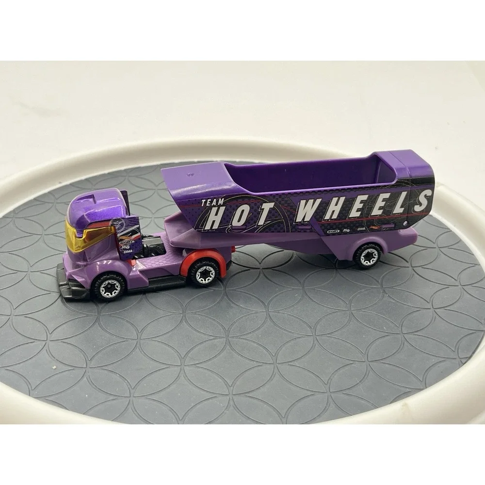 Hot Wheels Super Rigs Big Rig Heat FKW91 Purple Team Hot Wheels Hauler 2019